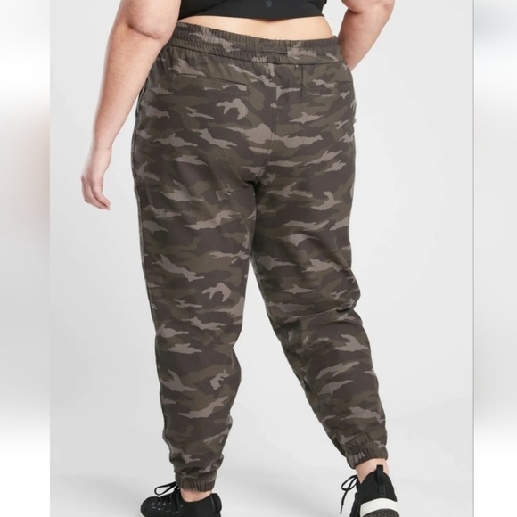Athleta | Plus Size 26 Camo Farallon Joggers NWT - Picture 3 of 8